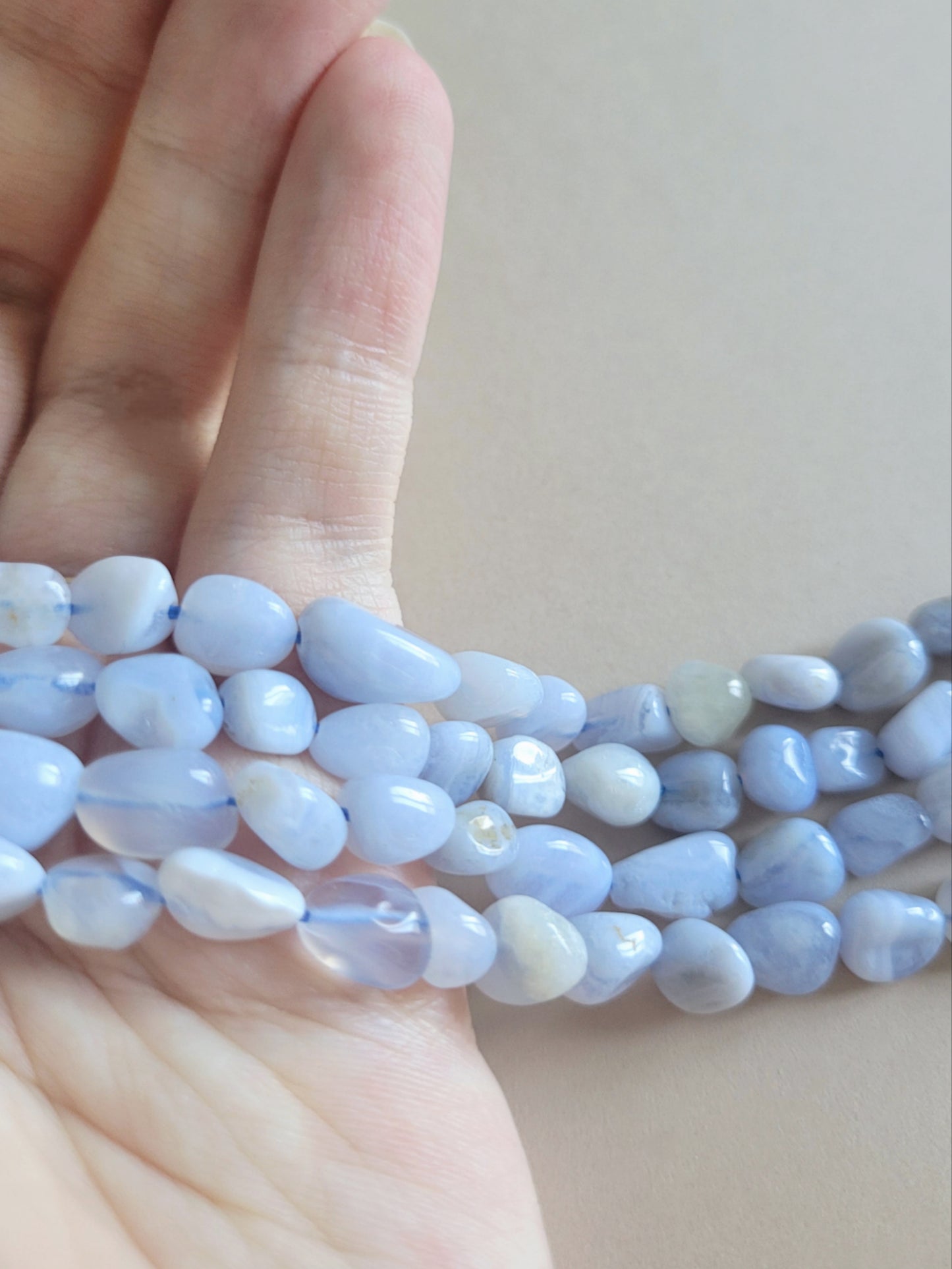 Pifsiakastti kivihelmet korujen valmistukseen