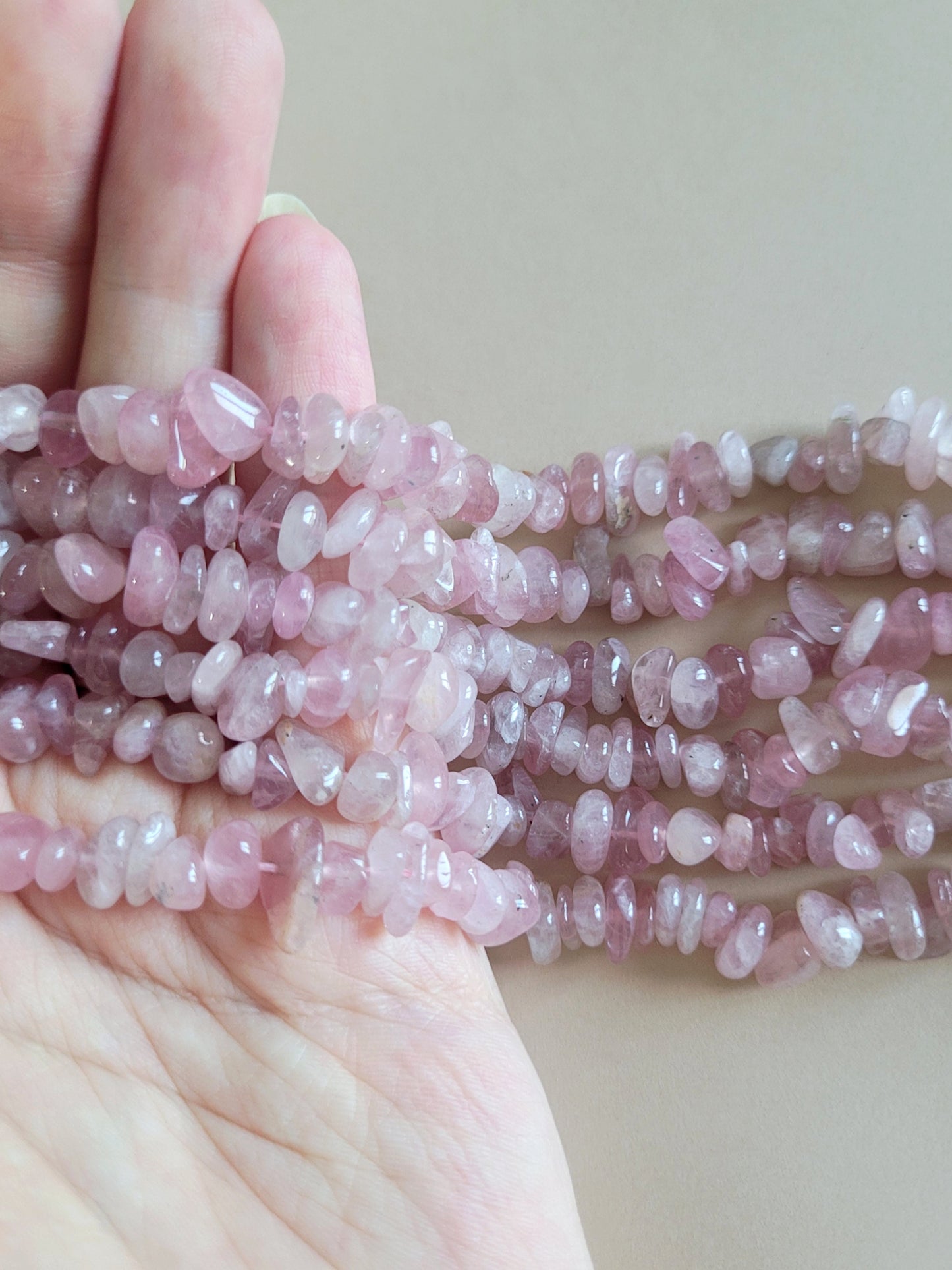 Ruusukvartsi kivisirut DIY-korujen tekoon