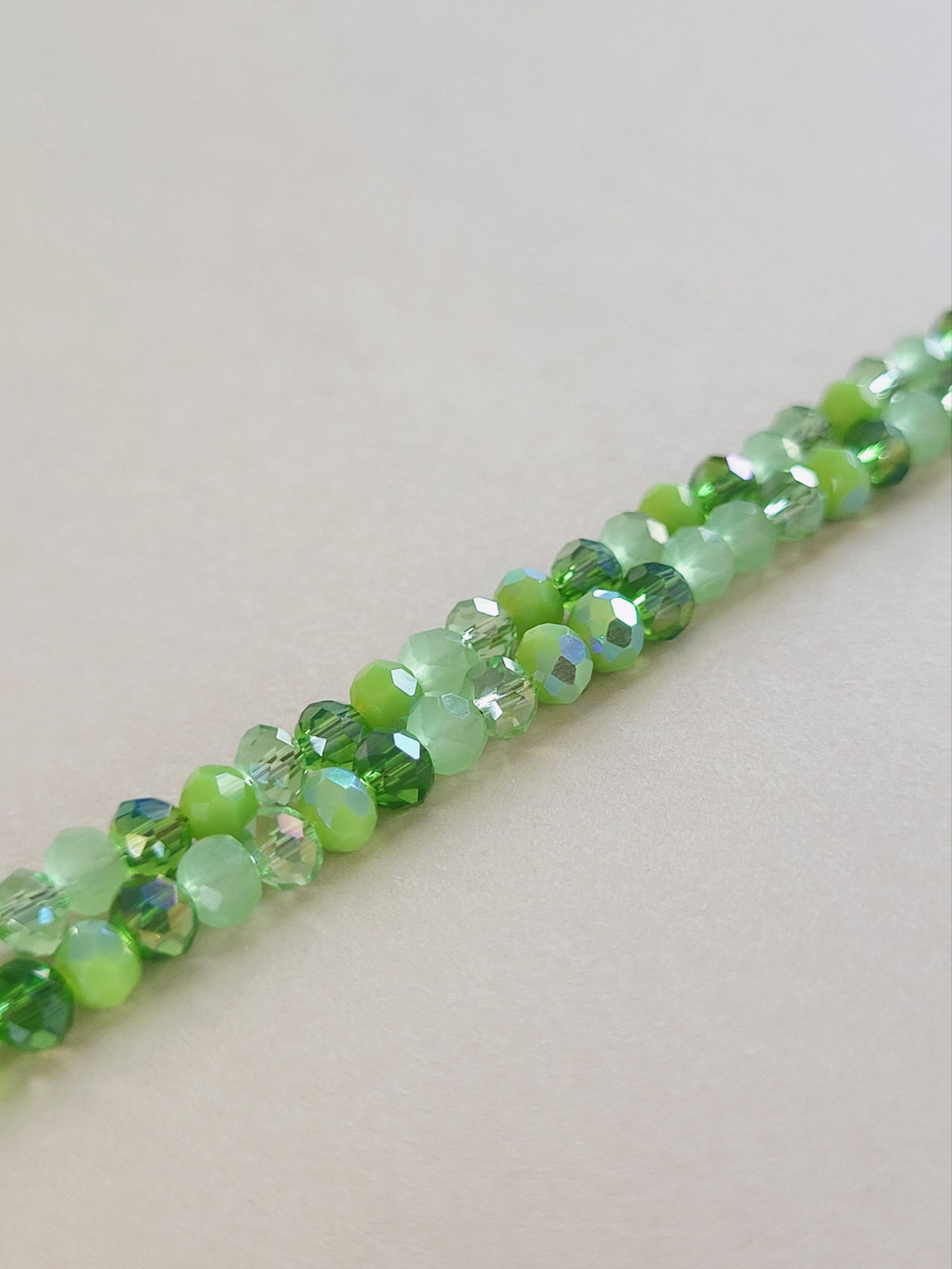 Vihreät rondelli lasihelmet