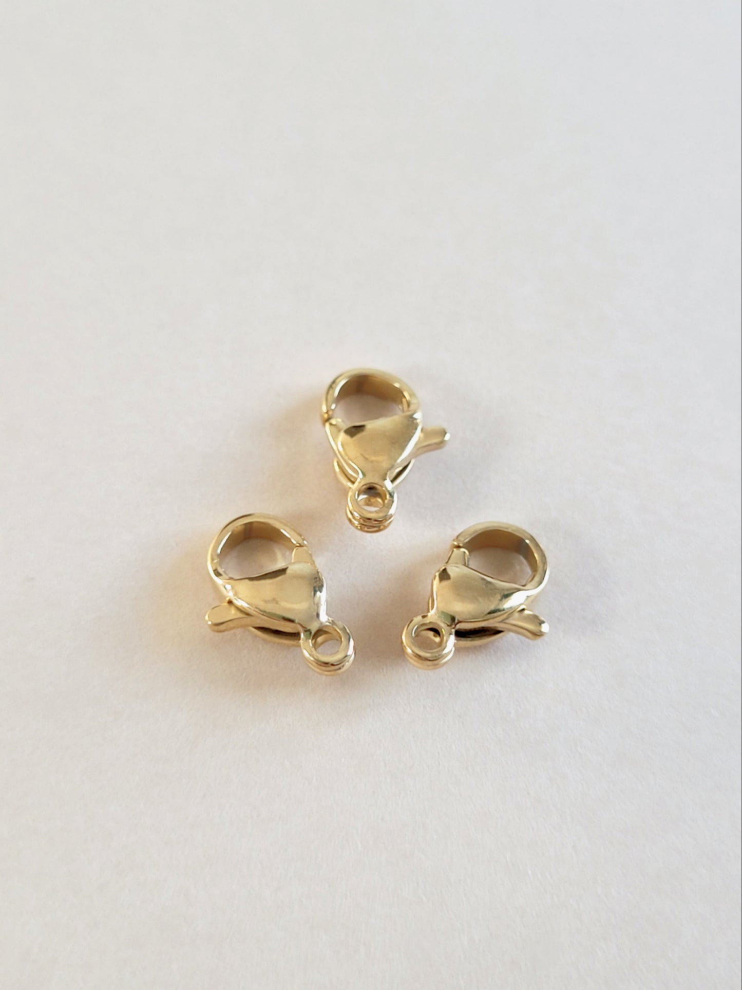 Kullanvärinen lukko korujen tekoon