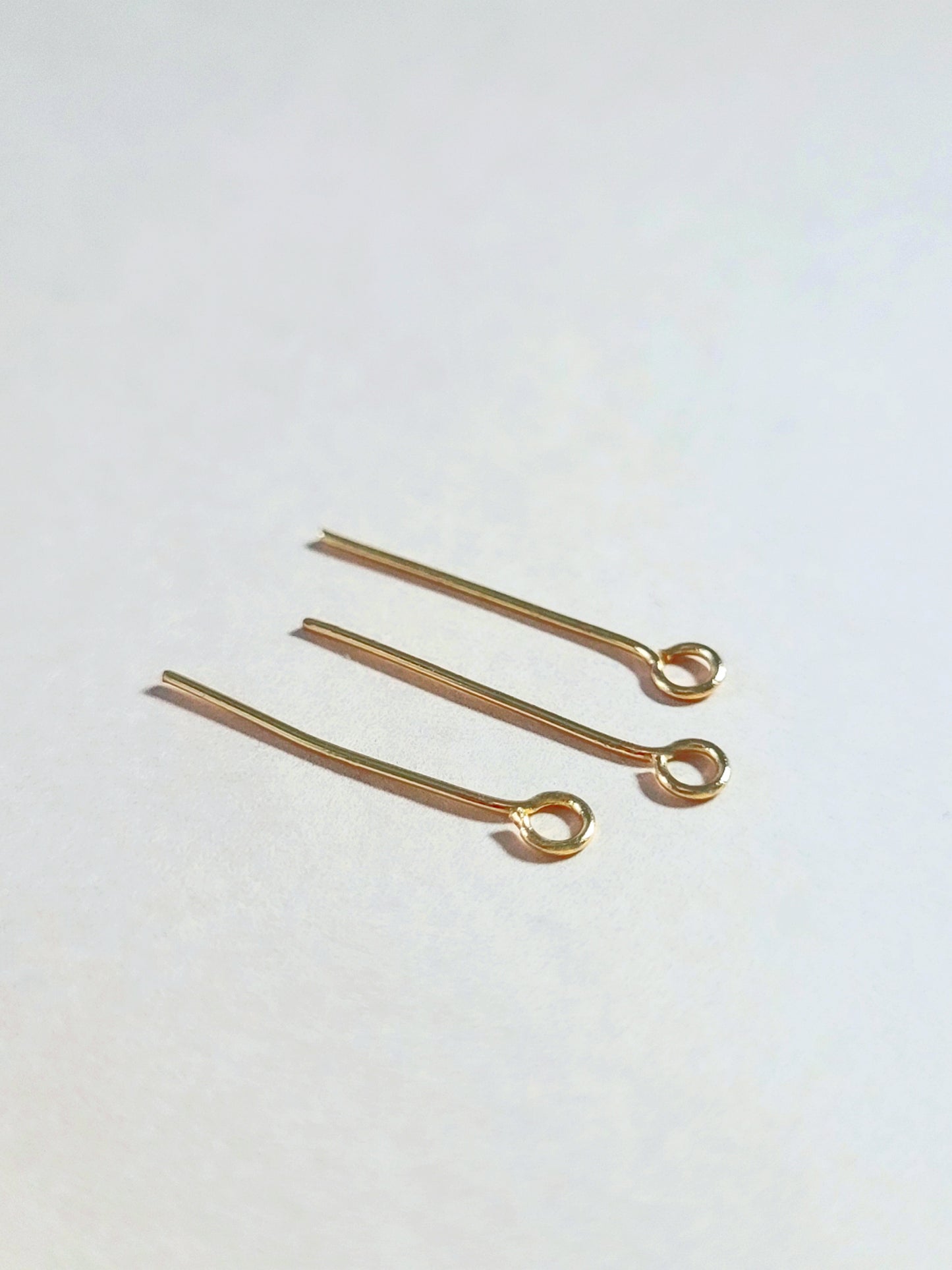 Kultainen korupiikki korutarvike