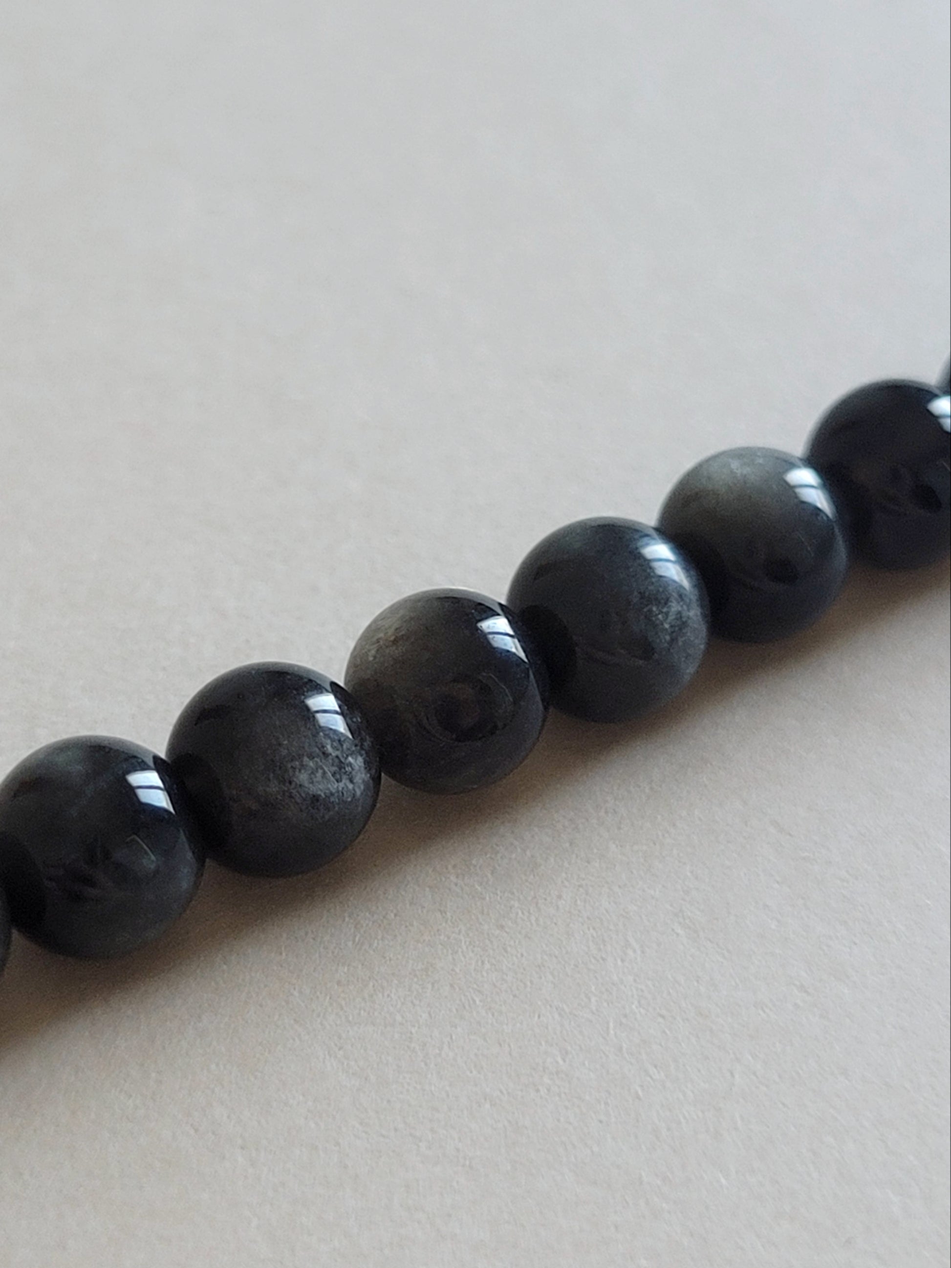 Obsidiaani kivihelmi