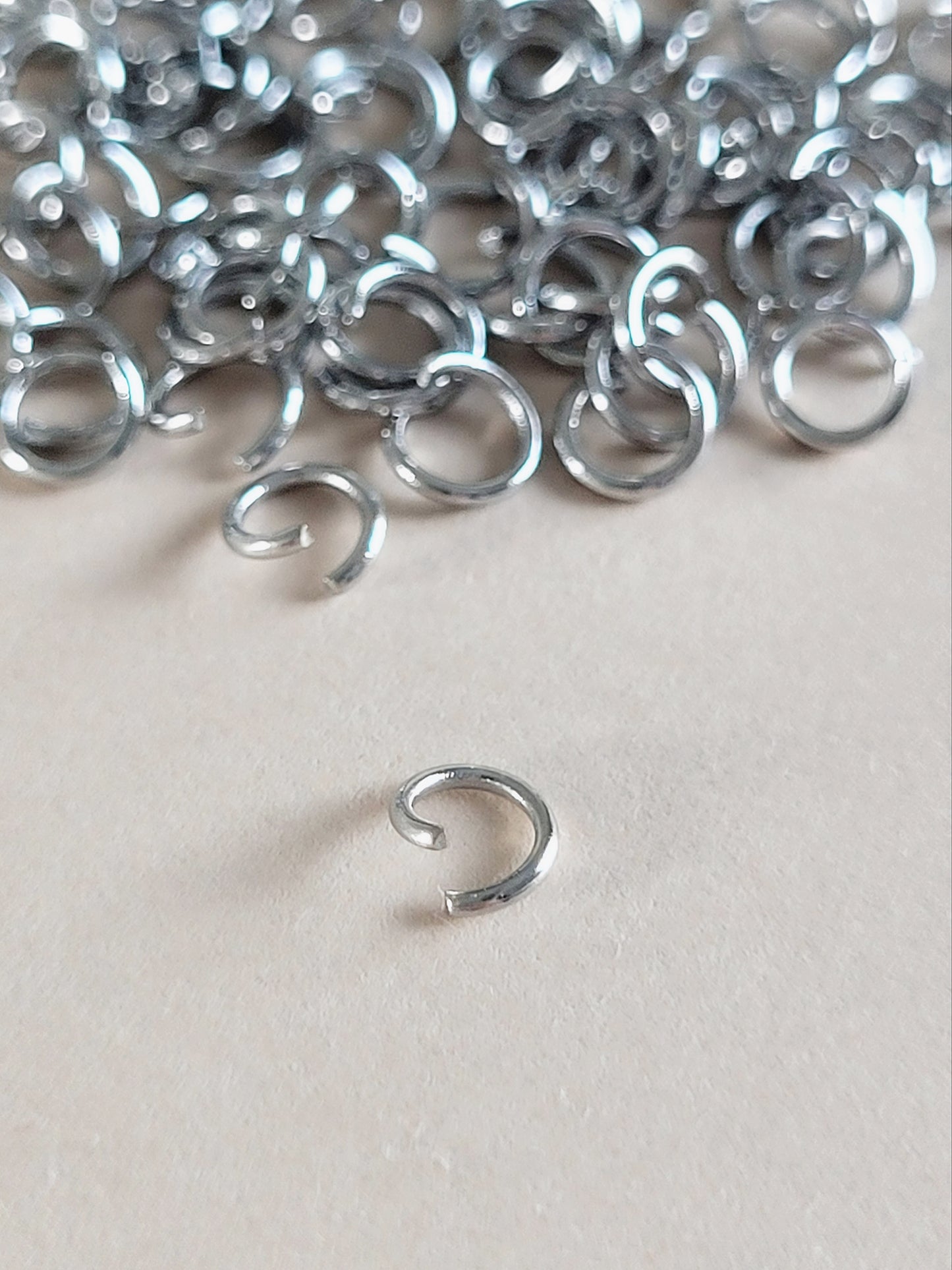 Kirurginteräs välirengas DIY-koruihin